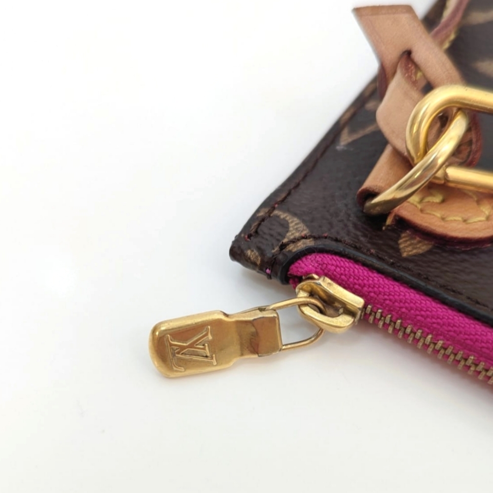 ✨️Authentic Louis Vuitton Wristlet MM Monogram Clutch Bag - Picture 14 of 14